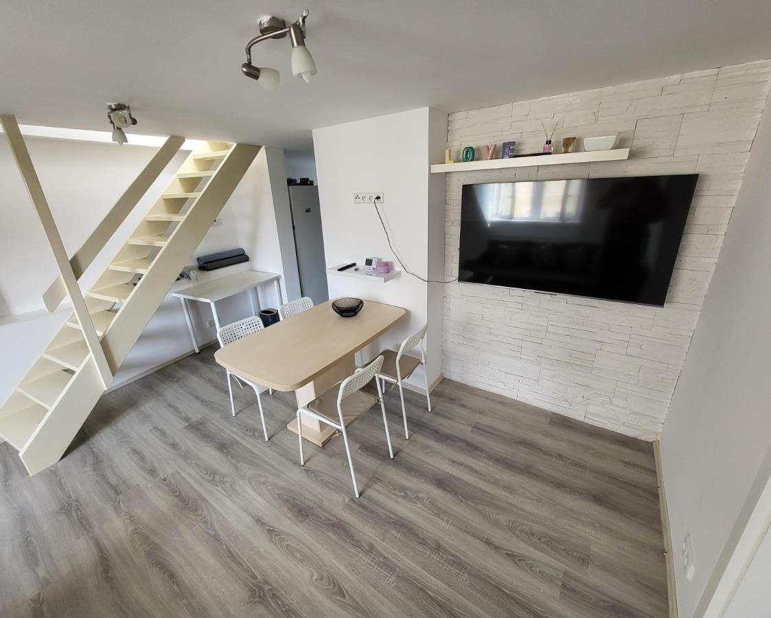 Excellent Apartments Central 3 Min Walk From The Colonnade การ์โลวีวารี ภายนอก รูปภาพ